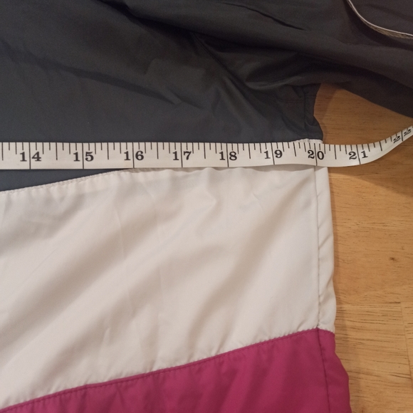 Women's Columbia Sandy Sail Hood Windbreaker Jacket. Size medium - Picture 12 of 12